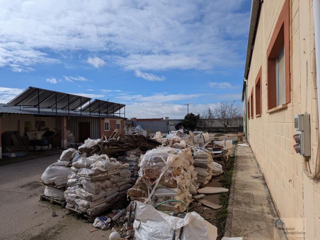 Imagen 3 de Nave industrial en Venta en Pesquera De Duero Valladolid