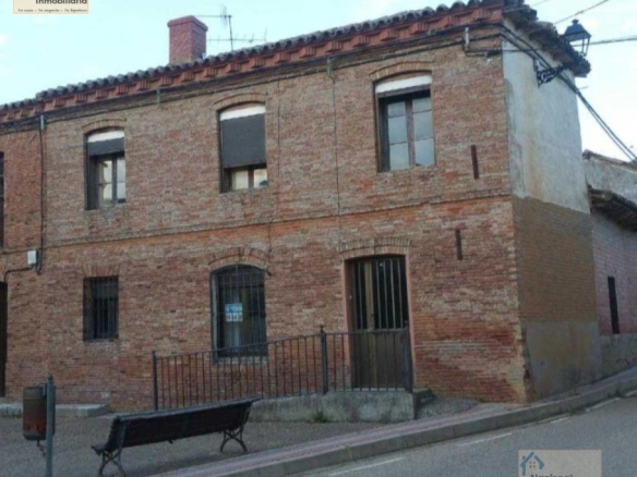 Imagen 1 de Casa-Chalet en Venta en Villacarralon Valladolid