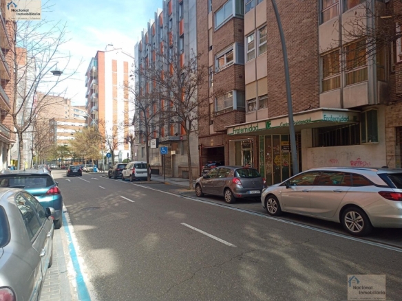 Imagen 2 de Local comercial en Venta en Valladolid Valladolid