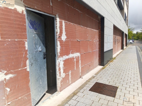 Imagen 4 de Local comercial en Venta en Laguna De Duero Valladolid