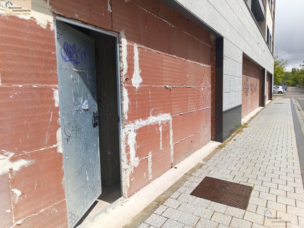 Imagen 4 de Local comercial en Venta en Laguna De Duero Valladolid