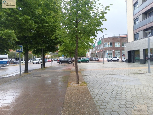 Imagen 1 de Local comercial en Venta en Laguna De Duero Valladolid