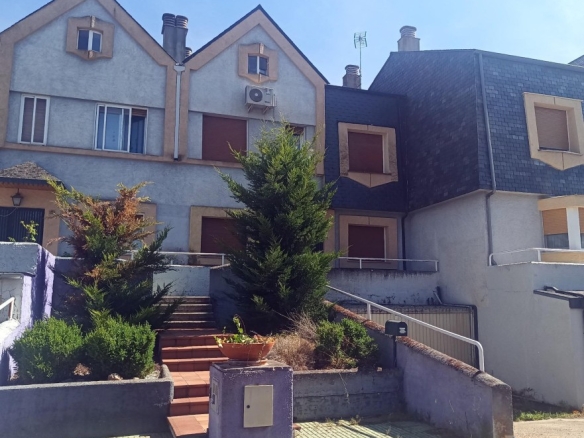 Imagen 1 de Casa-Chalet en Venta en Villares De La Reina Salamanca