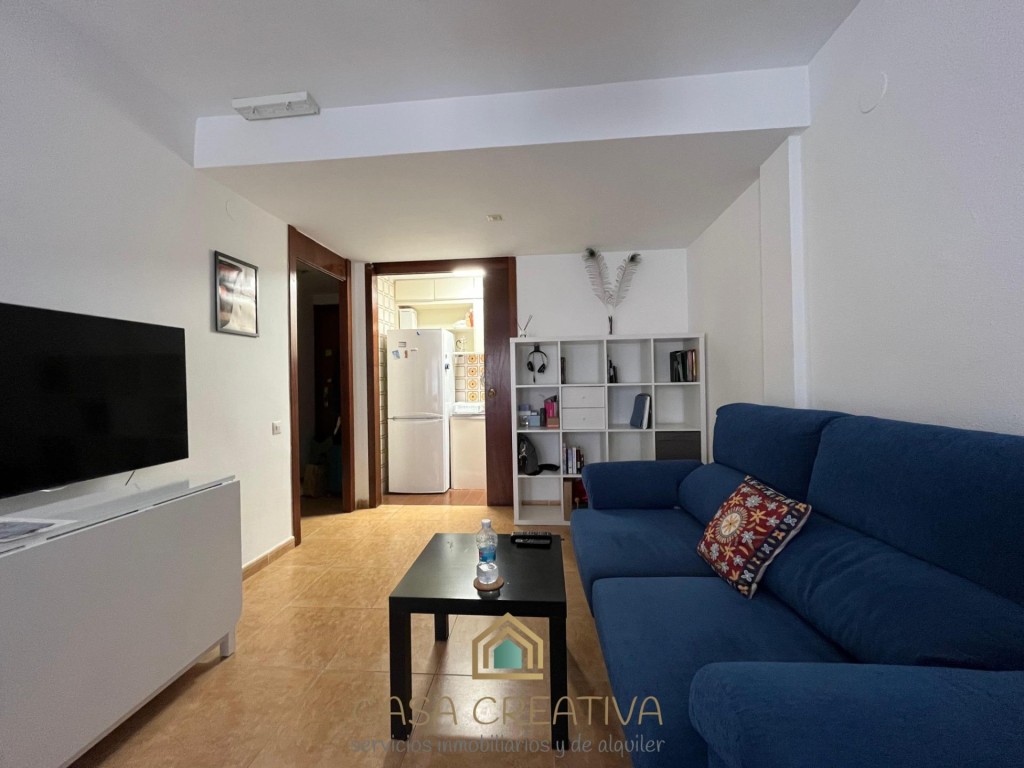 CON ASCENSOR Y PORTERO – 820 €/MES