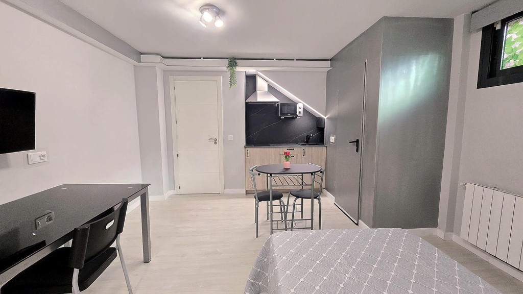 Imagen 2 de ¡ESTUDIANTES! PISO TIPO ESTUDIO CON ACCESO INDEPENDIENTE EN VILLANUEVA DE LA CAÑADA (MADRID).