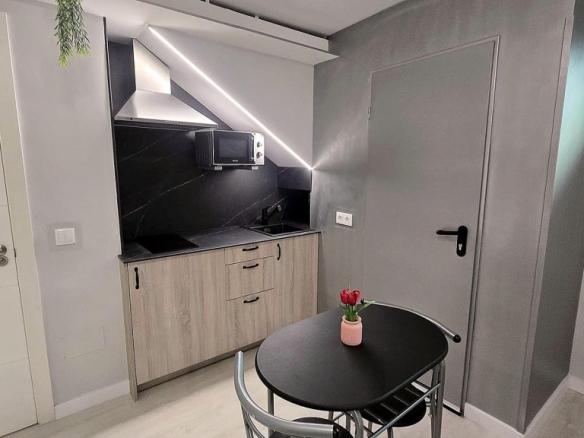 Imagen 4 de ¡ESTUDIANTES! PISO TIPO ESTUDIO CON ACCESO INDEPENDIENTE EN VILLANUEVA DE LA CAÑADA (MADRID).