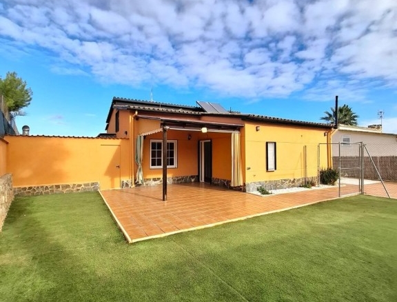 Imagen 1 de Casa reformada en una sola planta con encanto