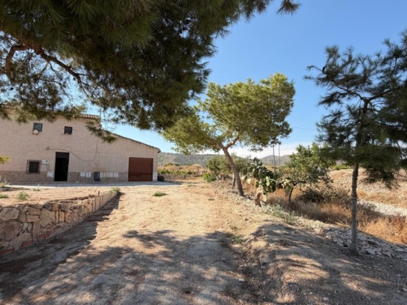 Imagen 3 de Casa de campo con parcela de 3.214 m² en La Romana