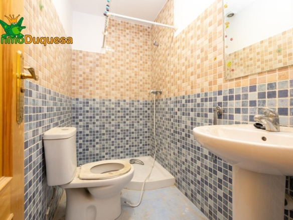 Imagen 4 de Piso de 3 dorm. y 2 baños en el centro de Atarfe.