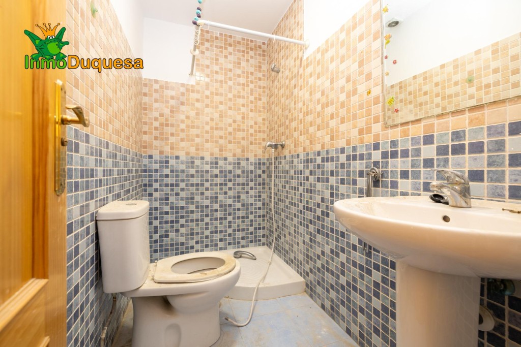 Imagen 4 de Piso de 3 dorm. y 2 baños en el centro de Atarfe.