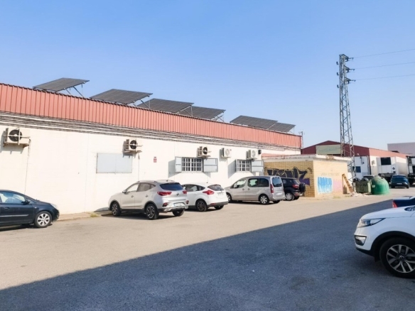 Imagen 2 de Nave industrial con cámaras frigoríficas en venta – Polígono Industrial La Red (Alcalá de Guadaíra)