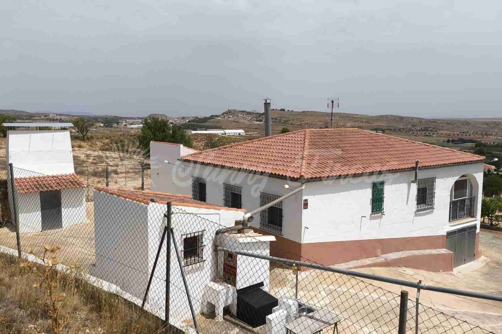 Imagen 2 de Casa de campo-Masía en Venta en Montealegre Del Castillo Albacete