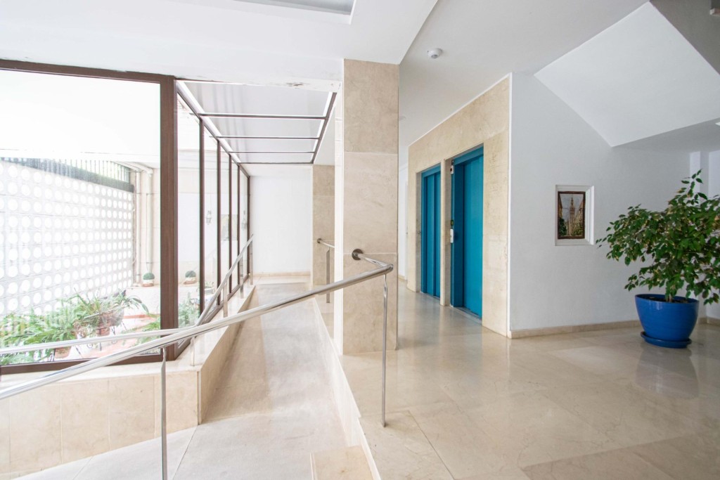 Imagen 4 de Amplia y luminosa vivienda en pleno corazón de Nervión