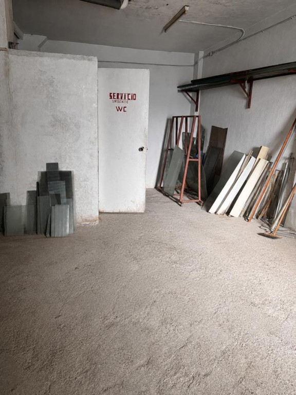Imagen 3 de LOCAL COMERCIAL EN ESQUINA DE 101 M² EN ALQUILER – GRAN VISIBILIDAD Y UBICACIÓN ESTRATÉGICA