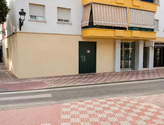 Imagen 1 de LOCAL COMERCIAL EN ESQUINA DE 101 M² EN ALQUILER – GRAN VISIBILIDAD Y UBICACIÓN ESTRATÉGICA