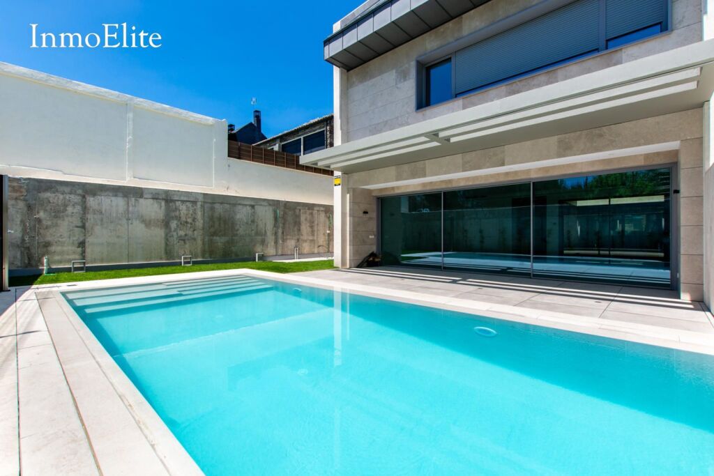 Imagen 2 de Chalet Pareado en Pozuelo De Alarcón