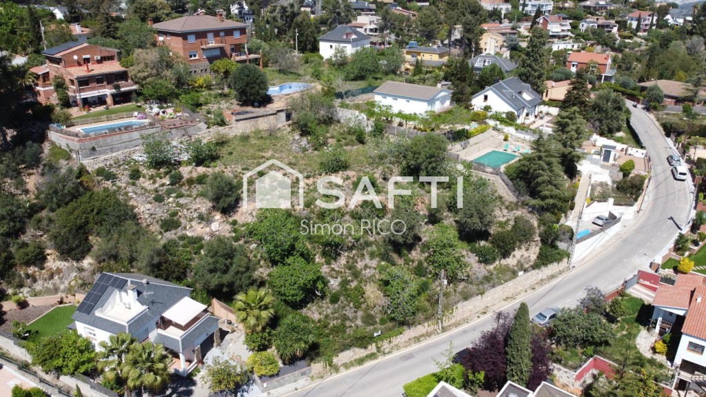 Imagen 1 de GRAN TERRENO RESIDENCIAL SUR LISTO PARA CONSTRUIR en FONTPINEDA
