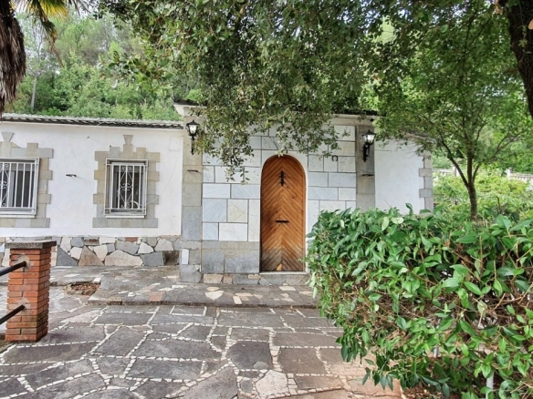 Imagen 1 de Casa con amplio terreno en El Calvet