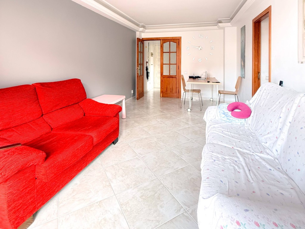 Imagen 4 de Amplio Piso en Los Tarahales - Ideal para Familias