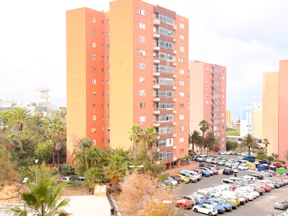 Imagen 1 de Amplio Piso en Los Tarahales - Ideal para Familias
