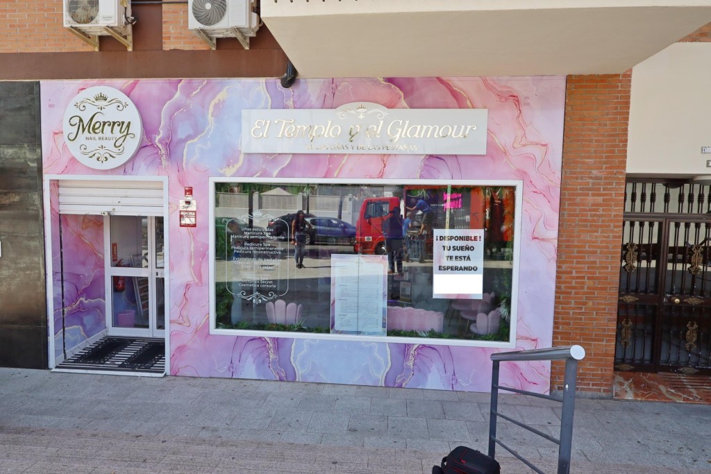 Imagen 1 de Traspaso y alquiler de negocio de Spa y belleza en el centro de Benalmádena