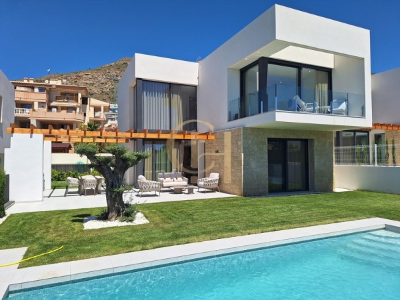 Imagen 1 de Villa de lujo llave en mano con amplios espacios y vistas al mar