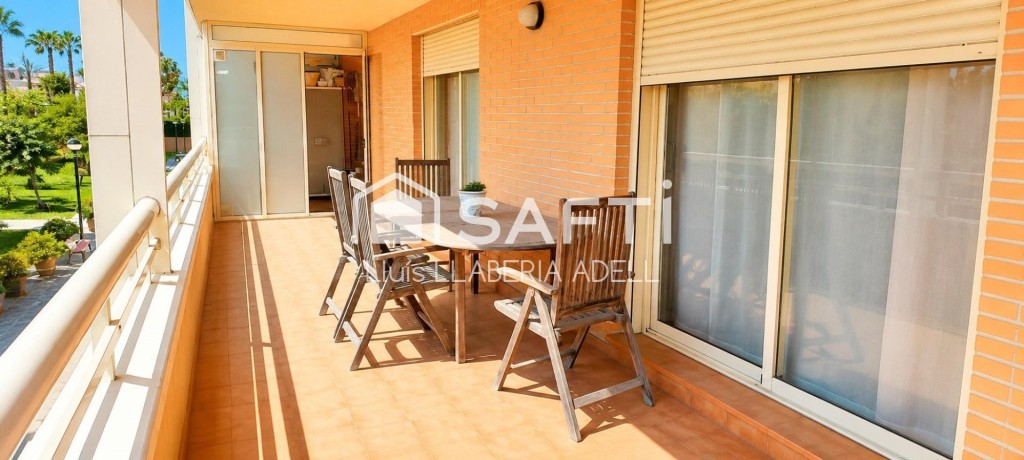 Imagen 2 de Excepcional Residencia de 4 Dormitorios con Terraza Privada