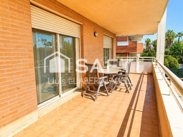 Imagen 1 de Excepcional Residencia de 4 Dormitorios con Terraza Privada