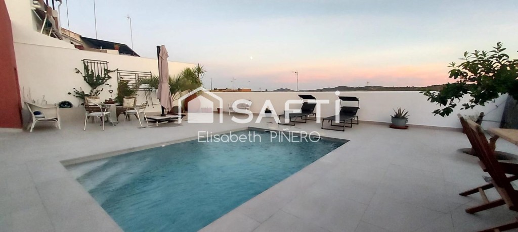 Imagen 2 de Casa de ensueño con piscina privada en Zalamea de la Serena: Tu hogar ideal o inversión rural de éxito