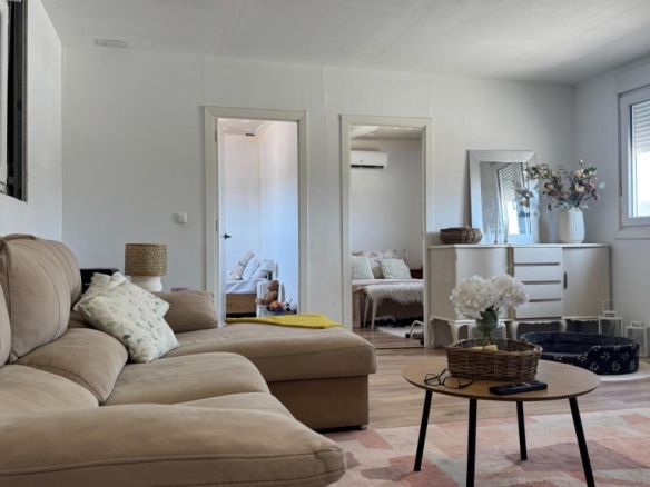 Imagen 2 de Vivienda de diseño construida con contenedores sobre una parcela de 13.000 m² entre Novelda y Monóvar