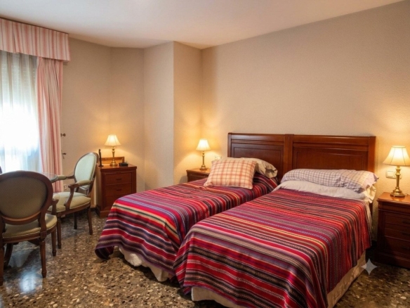 Imagen 4 de Despertar cada mañana con las vistas a la Rosaleda de los Jardines de Viveros es un privilegio reservado a muy pocas viviendas en Valencia.