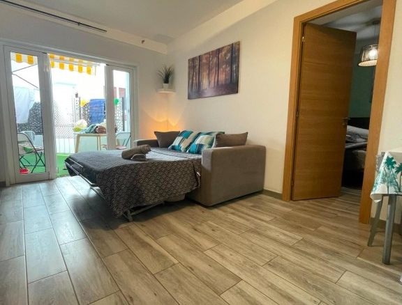 Imagen 2 de Piso Reformado de 2 Habitaciones en Los Cristianos con Piscina