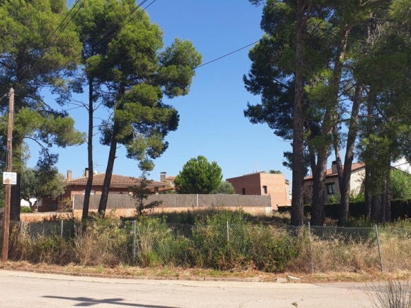 Imagen 2 de Espectacular terreno plano con vistas a Barcelona