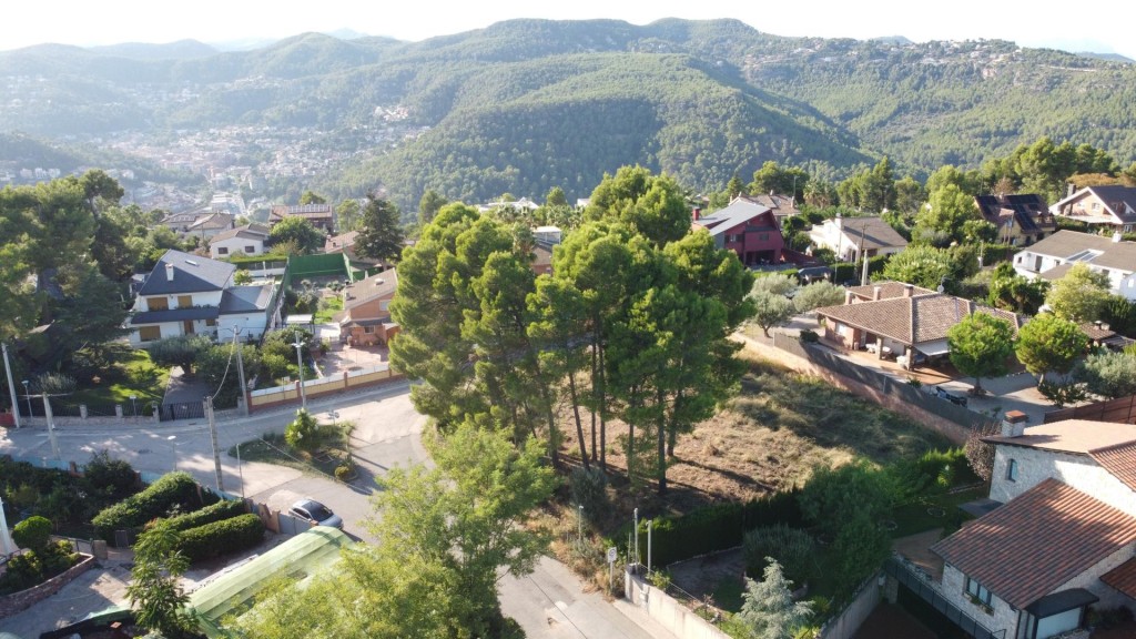 Imagen 1 de Espectacular terreno plano con vistas a Barcelona
