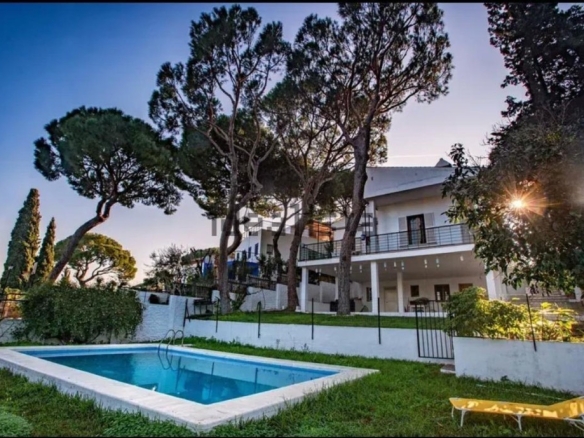 Imagen 1 de Espectacular chalet independiente con piscina y vistas a los Pinares de Oromana