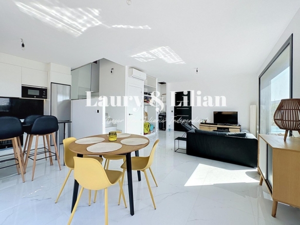 Imagen 3 de Casa moderna de 3 dormitorios y 2 baños con garaje