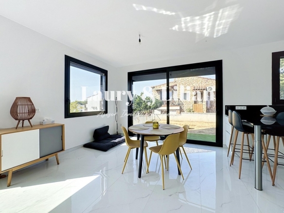 Imagen 4 de Casa moderna de 3 dormitorios y 2 baños con garaje