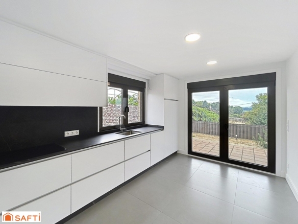 Imagen 3 de En venta unifamiliar de nueva construcción con vistas abiertas al mar y viñedos