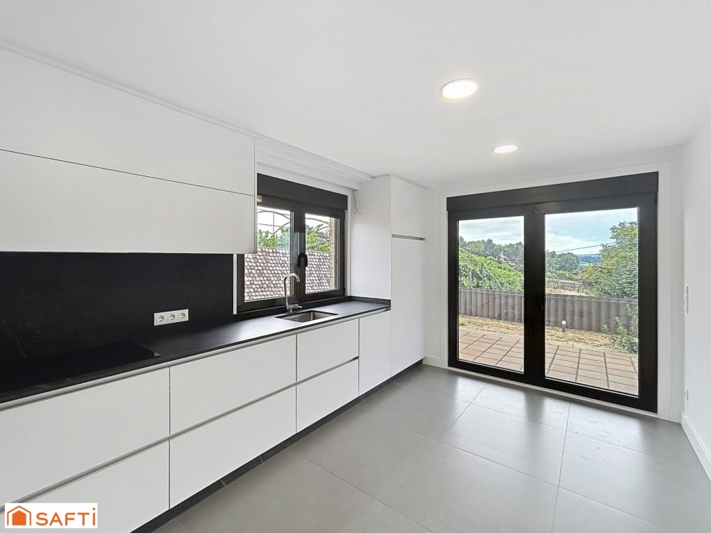 Imagen 3 de En venta unifamiliar de nueva construcción con vistas abiertas al mar y viñedos
