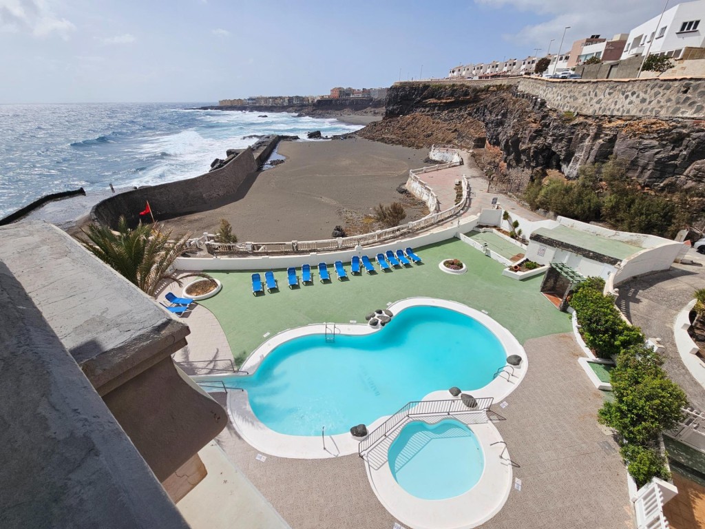 Imagen 2 de EXCLUSIVA VIVIENDA EN PRIMERA LÍNEA DE MAR EN LA COSTA DE TELDE