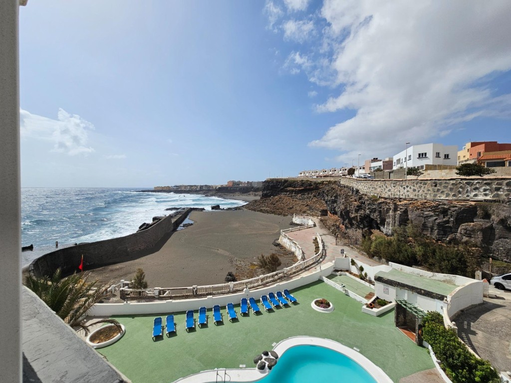 Imagen 3 de EXCLUSIVA VIVIENDA EN PRIMERA LÍNEA DE MAR EN LA COSTA DE TELDE