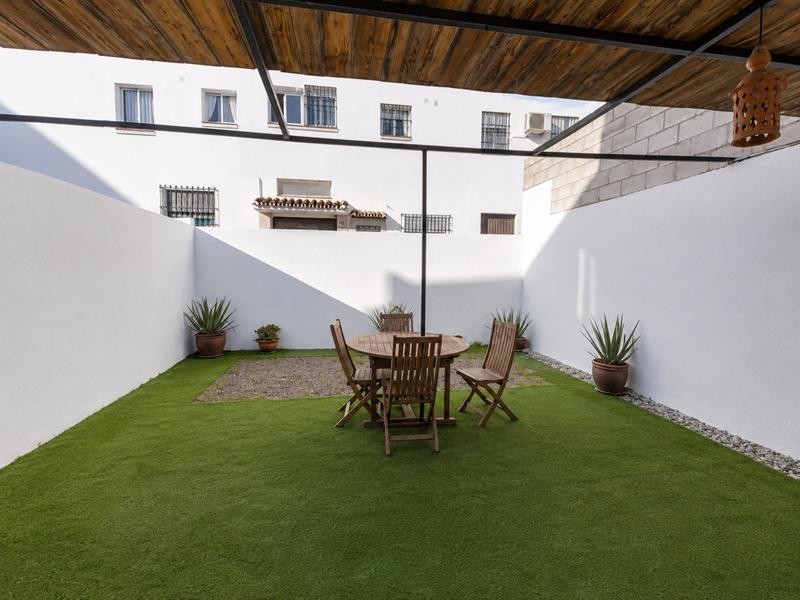 Imagen 2 de SE VENDE CASA EN PLENO CENTRO DE NUESTRA BELLA CIUDAD DE ESTEPONA