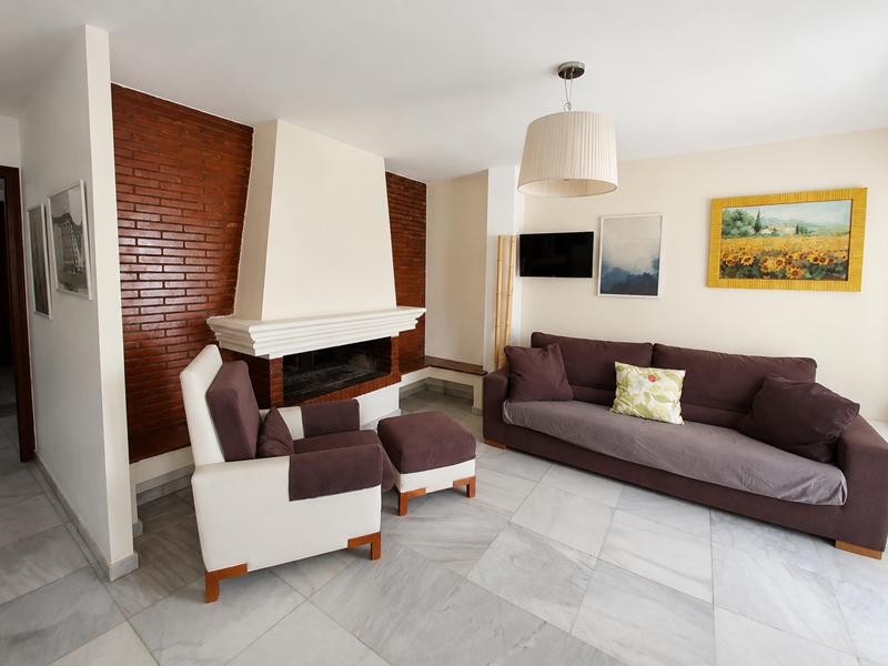 Imagen 3 de SE VENDE CASA EN PLENO CENTRO DE NUESTRA BELLA CIUDAD DE ESTEPONA