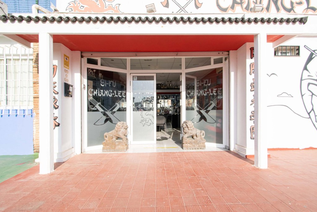 Imagen 2 de Magnifico local comercial en San Juan de Aznalfarache