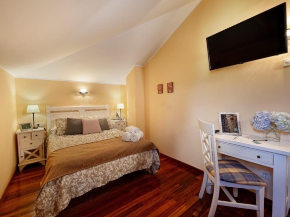 Imagen 1 de ¡Gran oportunidad en Somado! Hotel equipado con 10 habitaciones en suite y ascensor ¡Contáctanos!