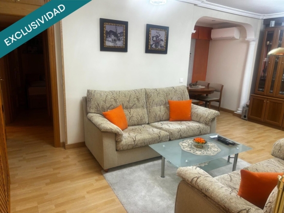 Imagen 2 de Exclusiva vivienda totalmente reformada y amueblada en Plaza de Uruguay