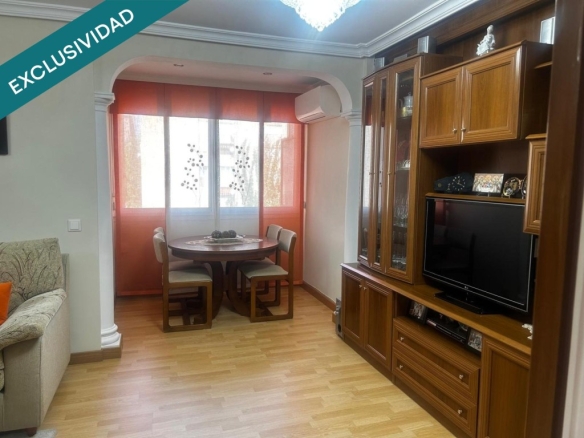Imagen 1 de Exclusiva vivienda totalmente reformada y amueblada en Plaza de Uruguay