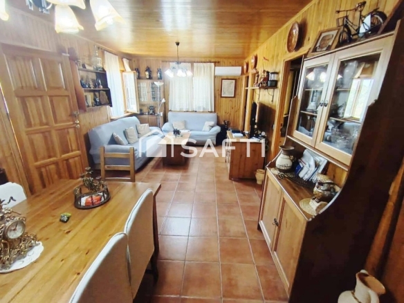 Imagen 2 de Chalet independiente con piscina privada y amplia parcela en Otero (Toledo)