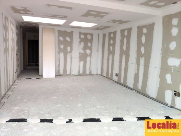Imagen 2 de Oficinas en alquiler en zona industrial