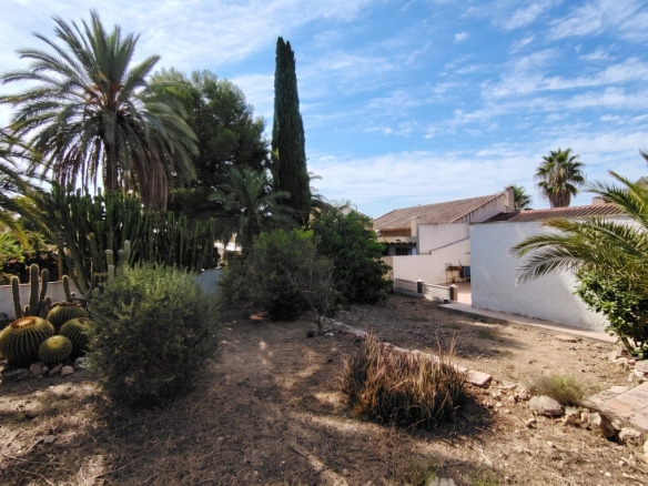 Imagen 1 de Casa de pueblo en Venta en Canovas